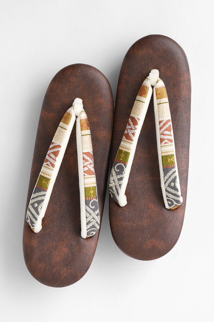 新品 　沙織おしゃれ草履！日本製　真田紐鼻緒　コゲ茶色　０8４４　Ｍ 日本製 博多織 草履 レディース 着物 履物 痛くない 女性 六花 ROCCA